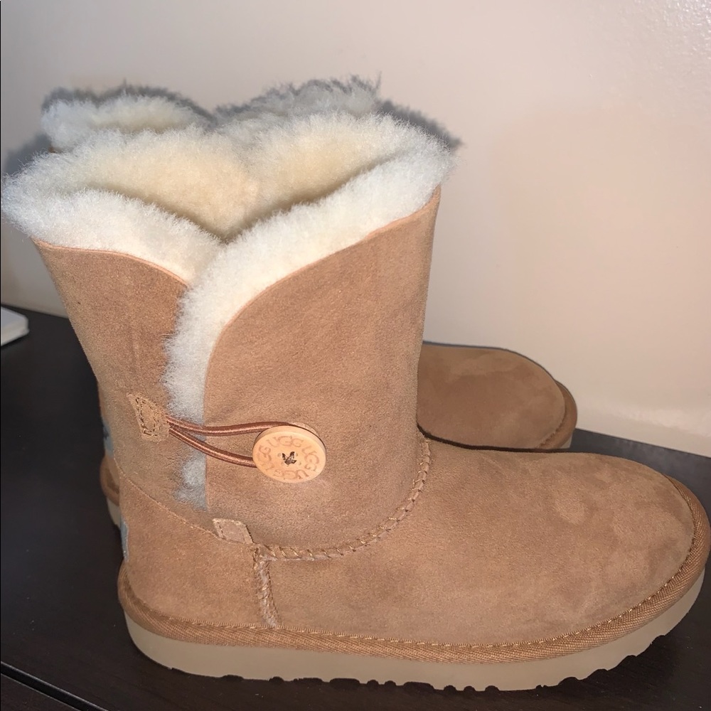Girls size 3 UGGs